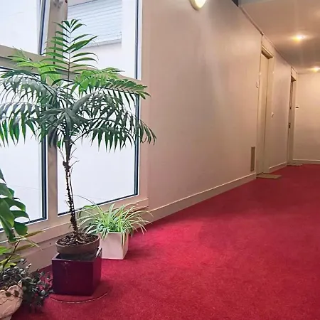 Inclusive 12min From Eiffel Tower Paris